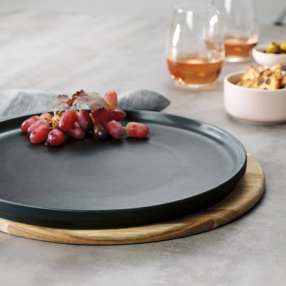 Alex Liddy Share Round Stoneware Serving Platter 32cm Black 4 Alex Liddy Share Round Stoneware Serving Platter 32cm Black - Image 2